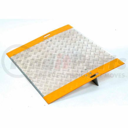 Global Industrial 241747 Global Industrial™ High-Traction Aluminum Dock Plate 60"W x 48"L 2660 Lb. Capacity
